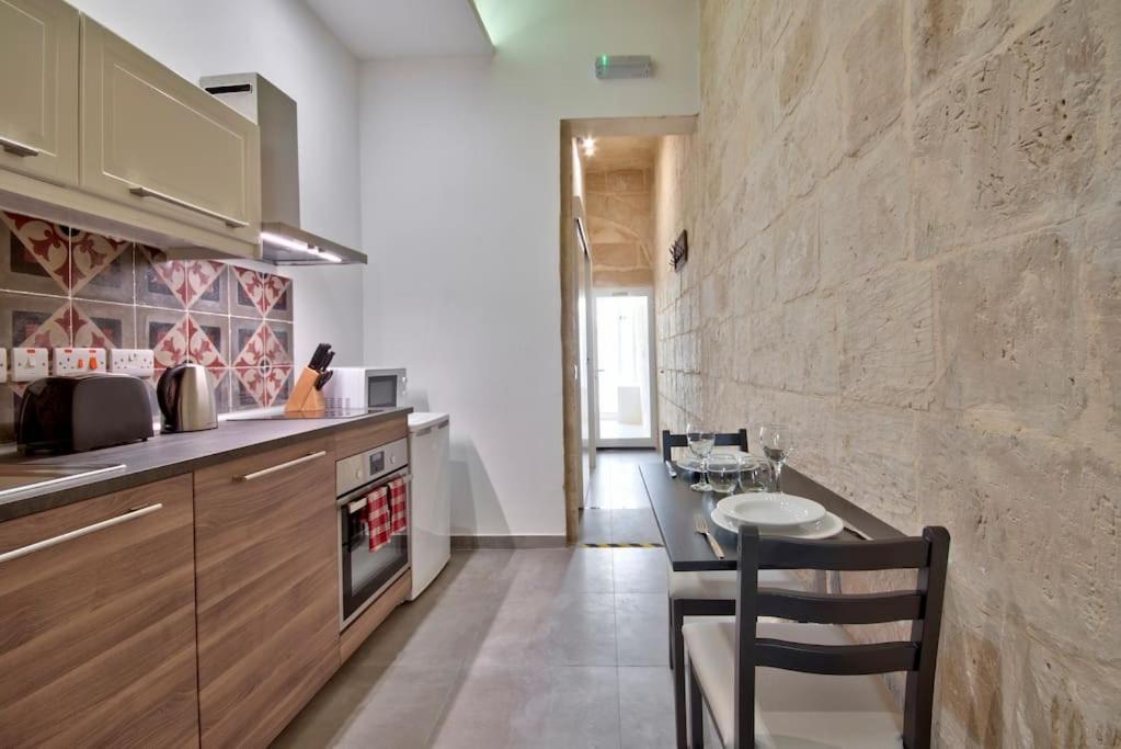 Vallettastay Old Lodge Apartment 1 エクステリア 写真